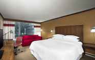 ห้องนอน 4 Best Western Premier Kansas City Sports Complex Hotel
