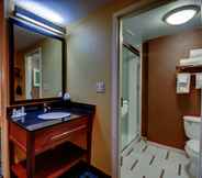 ห้องน้ำภายในห้อง 4 Fairfield Inn by Marriott New Haven Wallingford