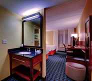 ห้องน้ำภายในห้อง 7 Fairfield Inn by Marriott New Haven Wallingford