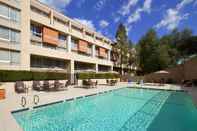 Swimming Pool Sheraton Agoura Hills Hotel