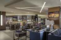Quầy bar, cafe và phòng lounge Houston Airport Marriott at George Bush Intercontinental