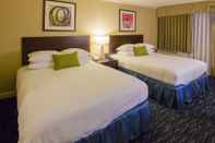 Bedroom DoubleTree by Hilton Norwalk