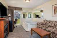 Common Space Travelodge by Wyndham Gananoque