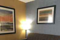 Common Space Best Western Plus Fresno Airport Hotel