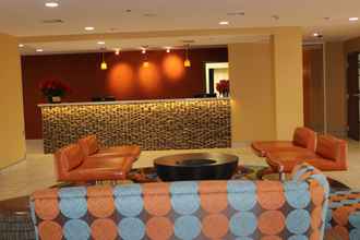 Lobi 4 Best Western Plus Fresno Airport Hotel