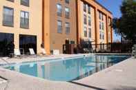 Swimming Pool Best Western Plus Fresno Airport Hotel