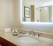 In-room Bathroom 2 The Westin Waltham-Boston