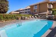 Swimming Pool Best Western Plus Monterey Inn