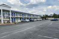 Common Space Motel 6 Marianna, FL