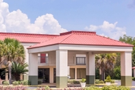 Exterior Days Inn by Wyndham Dublin GA