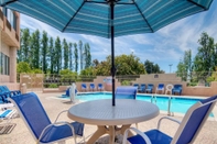 Swimming Pool Comfort Inn Silicon Valley East