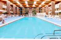 Swimming Pool Ramada Hotel & Conference Center by Wyndham Lansing