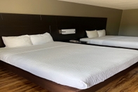 Bedroom Days Inn by Wyndham Tupelo