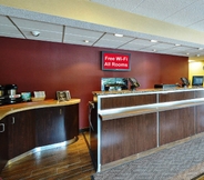 Lobby 4 Red Roof Inn Louisville Expo Airport