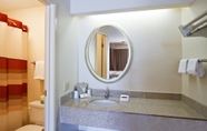 In-room Bathroom 2 Red Roof Inn Louisville Expo Airport