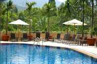 Kolam Renang Royal Park Hotel