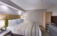 Kamar Tidur 4 Country Inn & Suites by Radisson, Wichita East, KS