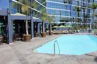 Swimming Pool Hyatt Regency Long Beach