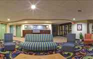 Lobi 2 Best Western Owego Inn