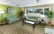 Lobi 5 Quality Inn & Suites