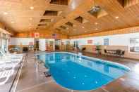 Swimming Pool Quality Inn & Suites