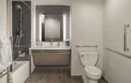 In-room Bathroom 3 Dallas Marriott Downtown