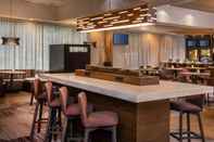 Quầy bar, cafe và phòng lounge Sonesta Select Arlington Rosslyn