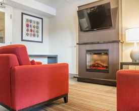 Lobi 4 Comfort Inn Brantford