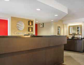 Lobby 2 Comfort Inn Brantford