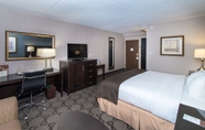 Bedroom 7 DoubleTree by Hilton Columbus - Worthington