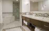 Toilet Kamar 3 JW Marriott Turnberry Resort & Spa