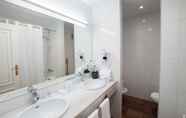 In-room Bathroom 2 Occidental Puerto Banus