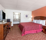 Bedroom 5 Days Inn by Wyndham Fredericksburg North