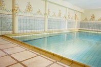 Swimming Pool Bilderberg Chateau Holtmuhle