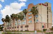 Exterior 2 Ramada by Wyndham Hawthorne LAX / LA Stadium