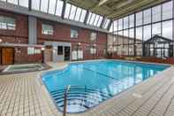 Swimming Pool Quality Inn & Conference Centre