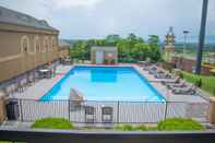 Swimming Pool Best Western Coachlight