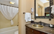 In-room Bathroom 5 Best Western Plus Landing View Inn & Suites