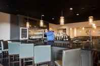 Bar, Cafe and Lounge enVision Hotel & Conference Center Mansfield-Foxboro