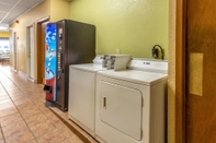 Accommodation Services Econo Lodge Inn & Suites