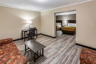 Common Space Econo Lodge Inn & Suites