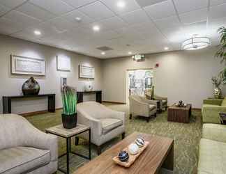 Lobby 2 Wyndham Garden Fresno Yosemite Airport