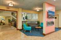 Lobby Ramada Plaza by Wyndham Nags Head Oceanfront