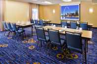 ห้องประชุม Courtyard by Marriott St Louis Westport Plaza