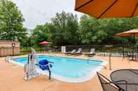 Swimming Pool Quality Suites Altavista - Lynchburg South