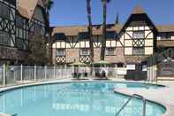 Swimming Pool Anaheim Majestic Garden Hotel