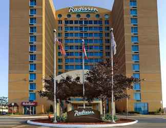 Exterior 2 Radisson Suite Hotel - Toronto Airport