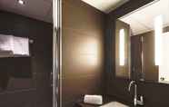 In-room Bathroom 6 Mercure Vichy Thermalia
