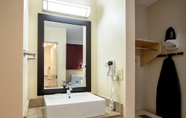 In-room Bathroom 7 Red Roof Inn PLUS+ Miami Airport