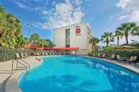 Swimming Pool Red Roof Inn PLUS+ Miami Airport